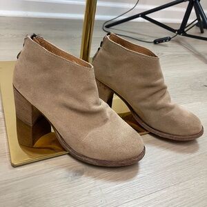 Beek Eaglet Stone Heeled Short Shaft Boots